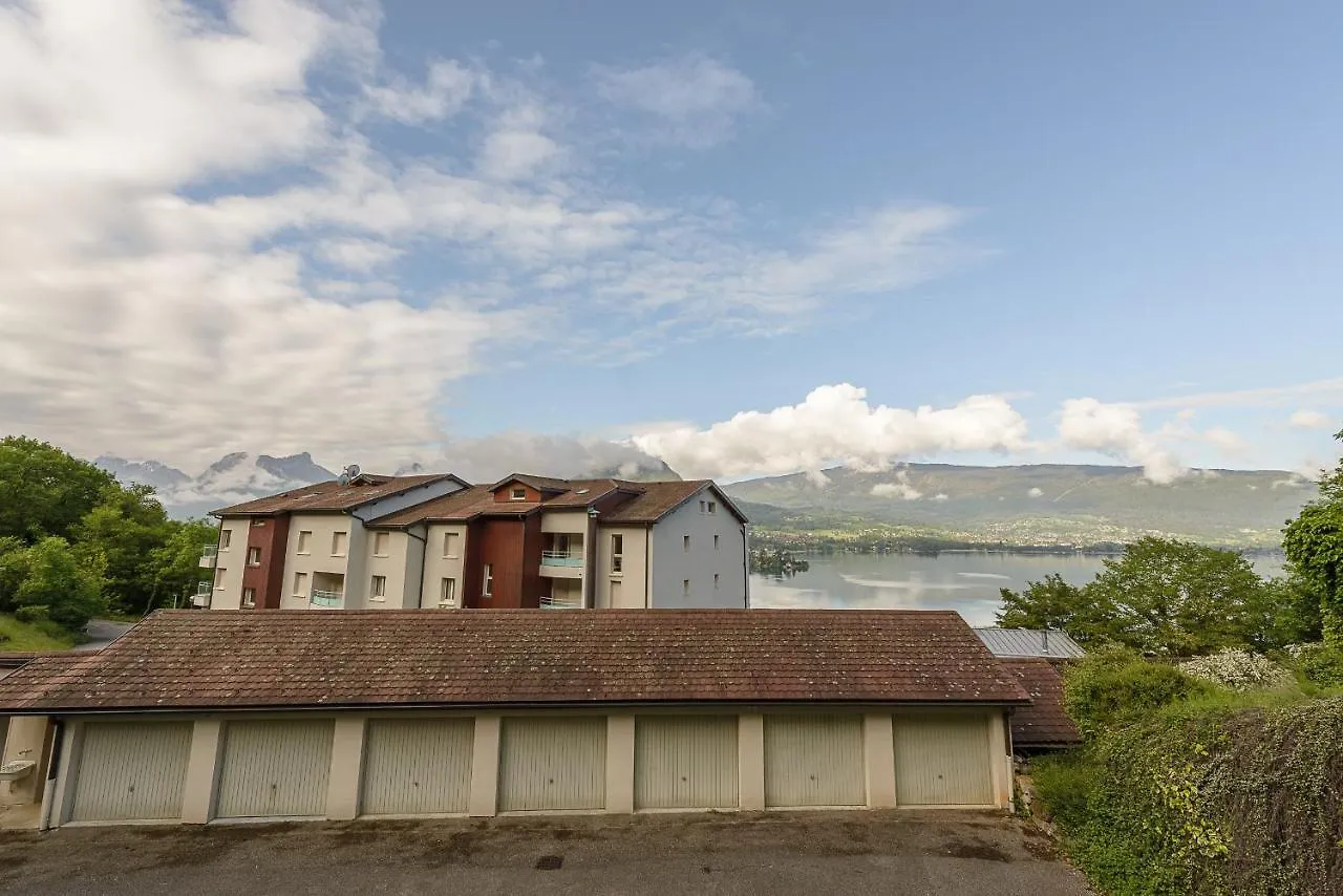 L'Hermitage: Lakeside Apartments with Terrace, Pool & Parking Talloires 0*,  France